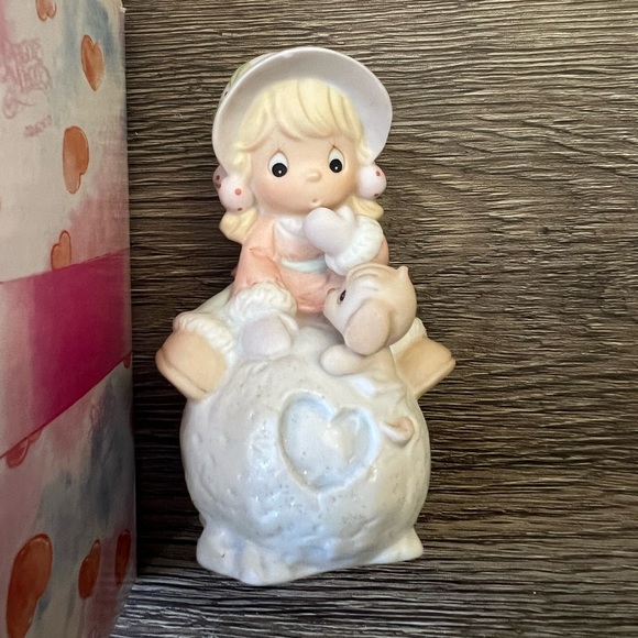 Precious Moments 2001 "Hug Me Before I Melt - Picture 1 of 4